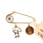 سنجاق سینه نوزاد