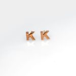 گوشواره میخی زنانه طرح حروف